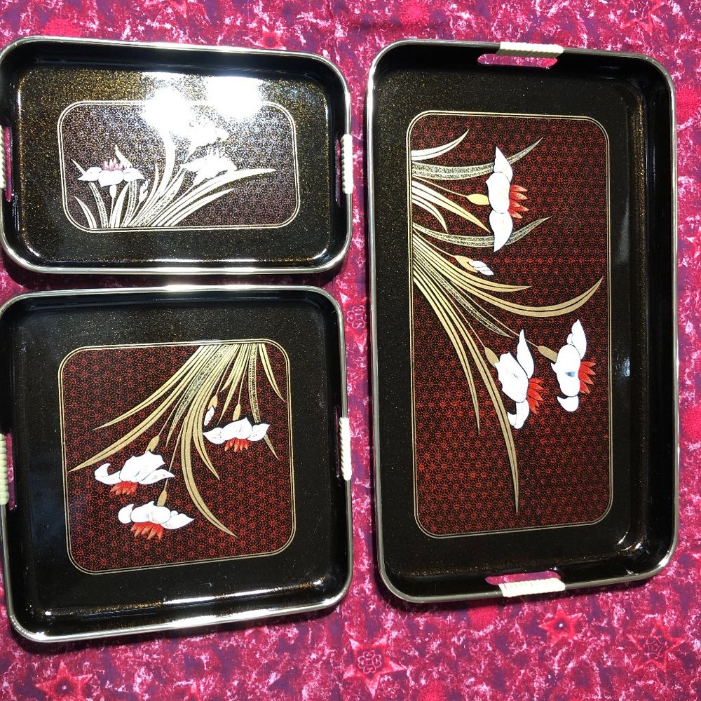 Stackable serving trays with faux cloisonne finish